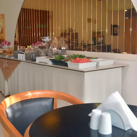 Hotel Paradise 2*