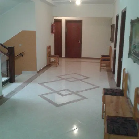 Paradise Hotell 2*