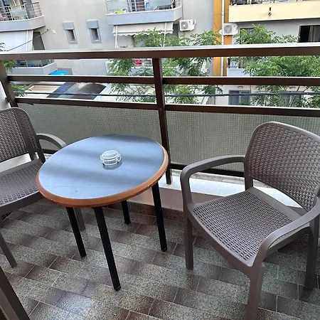 Paradise ホテル 2*