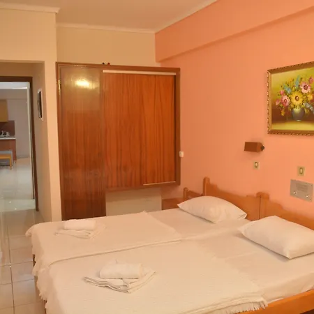 Paradise ホテル コス・タウン