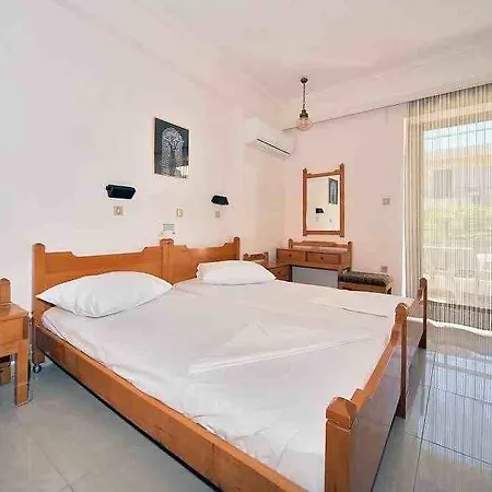 Hotell Paradise 2*