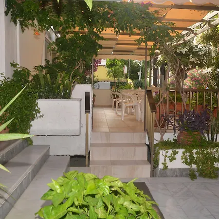 Paradise فندق بلدة كوس