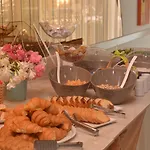 Paradise Hotel 2*