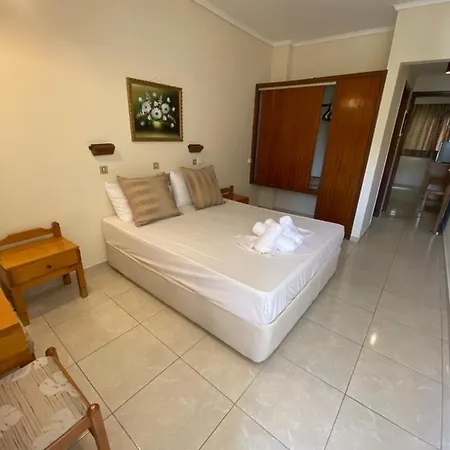 Paradise Hotel 2*